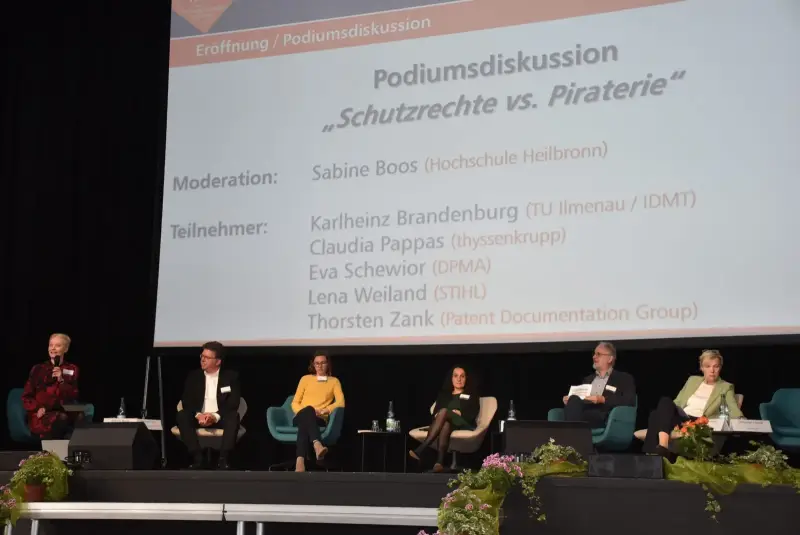 Podiumsdiskussion „Schutzrechte vs. Piraterie" auf der PATINFO